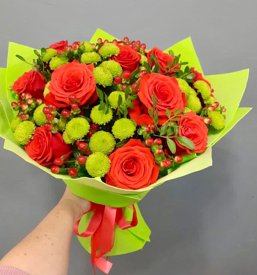 Букет цветов из: Хризантемы и Розы в Балтаси