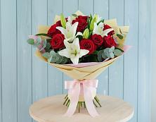 Букет цветов из:  Лилии и Розы в Балтаси