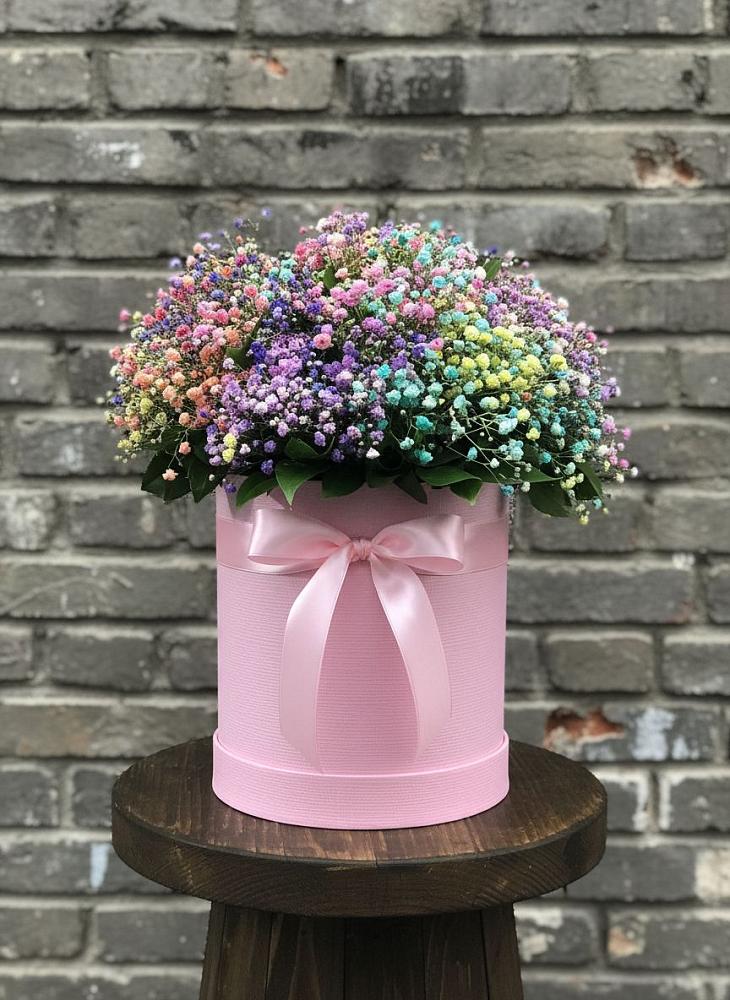 Цветочная композиция из Гипсофила и Розы в шляпной коробке в Балтаси