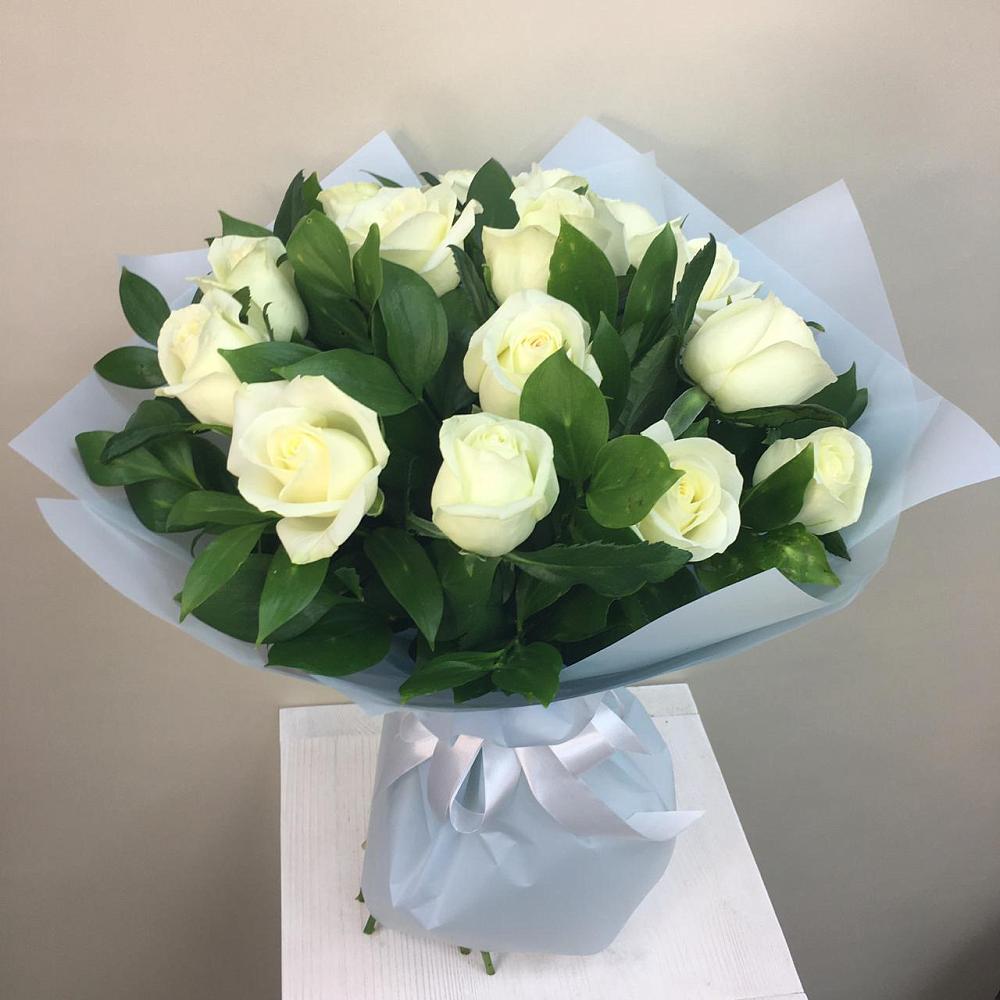 Букет 15 Белых роз Проуд в Балтаси