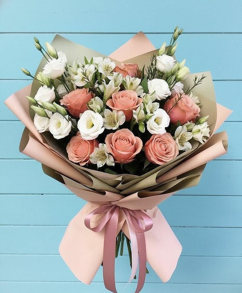 Букет цветов из: Розы, Альстромерии и Лизиантусы в Балтаси