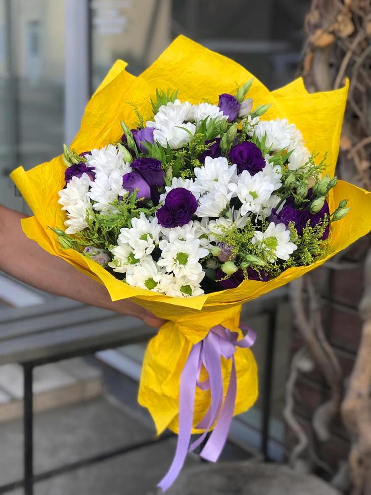 Букет цветов из: Ирисы, Хризантемы и Ромашки в Балтаси