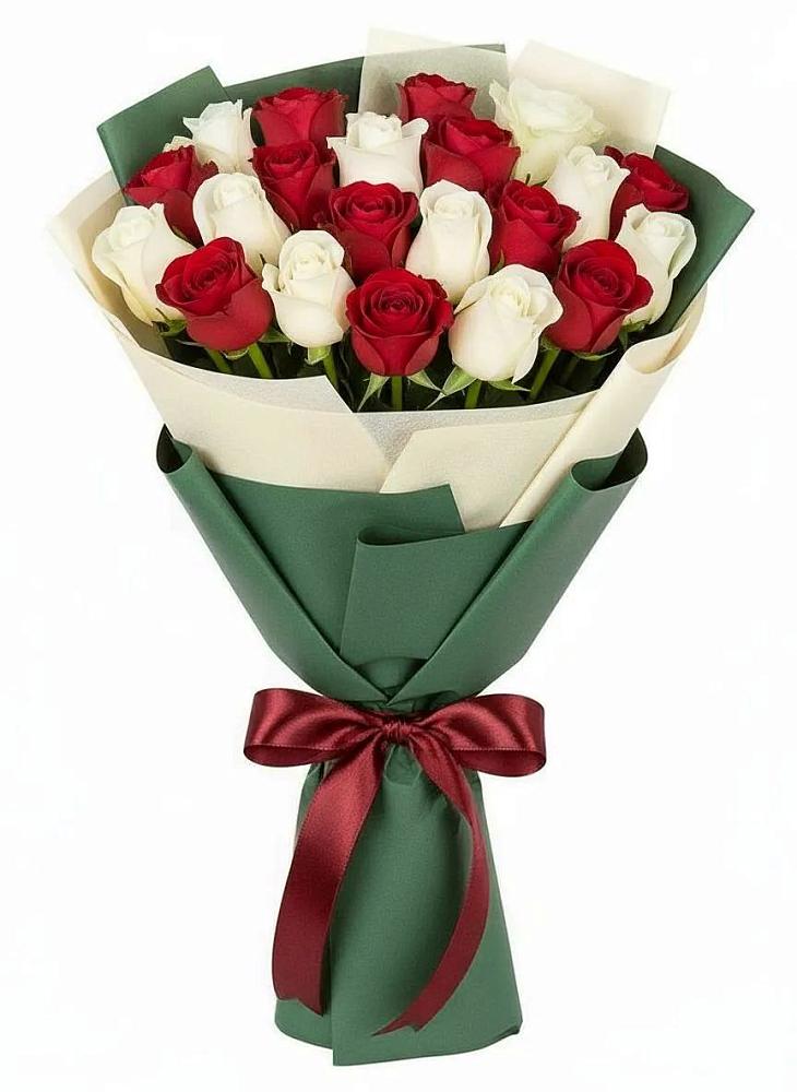 Букет Микс из красных и белых роз в Балтаси