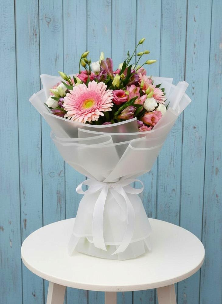 Букет цветов из: Герберы, Альстромерии и Лизиантусы в Балтаси