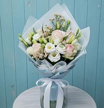 Букет цветов из:  Розы и Лизиантусы в Балтаси