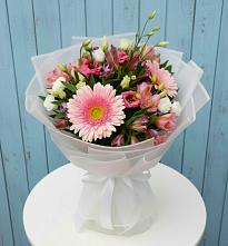 Букет цветов из:  Герберы, Альстромерии и Лизиантусы в Балтаси
