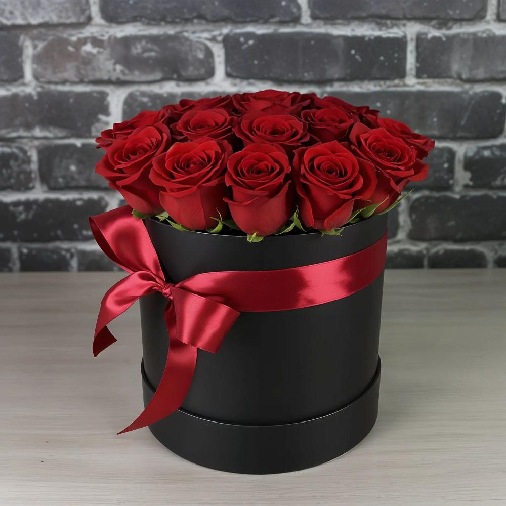 Цветочная композиция из Розы в шляпной коробке в Балтаси