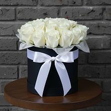 Цветочная композиция из Розы в шляпной коробке в Балтаси